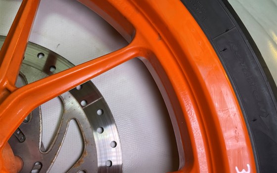 KTM RC 390 2016 Vorderrad Felge vorne Bremsscheibe - Bild 11 KTM RC 390 2016 Vorderrad Felge vorne Bremsscheibe - Bild 11