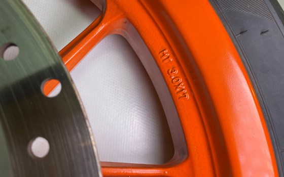 KTM RC 390 2016 Vorderrad Felge vorne Bremsscheibe - Bild 5 KTM RC 390 2016 Vorderrad Felge vorne Bremsscheibe - Bild 5