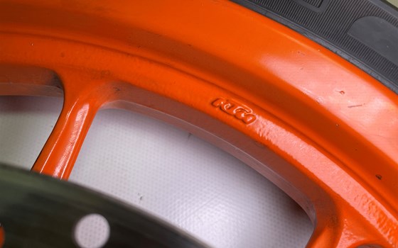 KTM RC 390 2016 Vorderrad Felge vorne Bremsscheibe - Bild 6 KTM RC 390 2016 Vorderrad Felge vorne Bremsscheibe - Bild 6