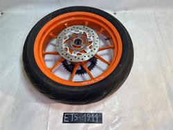 KTM RC 390 2016 Hinterrad Felge hinten Reifen Bremsscheibe KTM RC 390 2016 Hinterrad Felge hinten Reifen Bremsscheibe