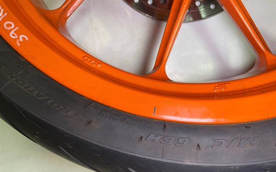 KTM RC 390 2016 Hinterrad Felge hinten Reifen Bremsscheibe - Bild 12