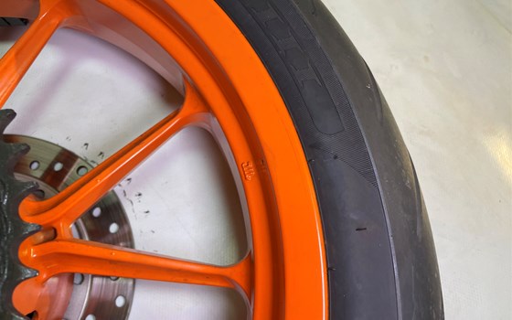 KTM RC 390 2016 Hinterrad Felge hinten Reifen Bremsscheibe - Bild 13