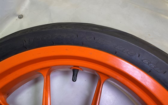 KTM RC 390 2016 Hinterrad Felge hinten Reifen Bremsscheibe - Bild 5