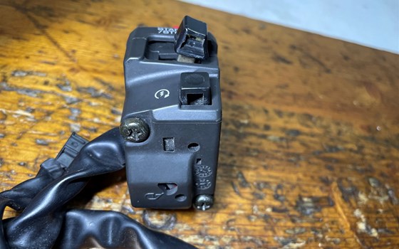 Kawasaki ZX-10R Ninja 06-07 Lenkerarmatur rechts Schaltereinheit - Bild 6