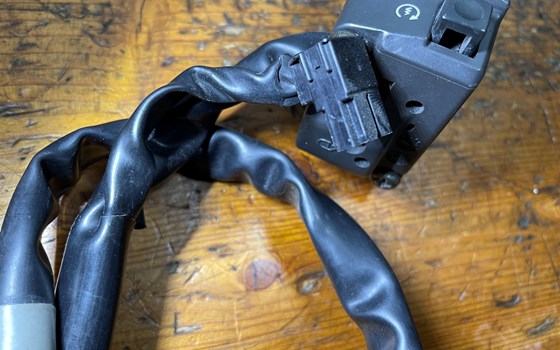 Kawasaki ZX-10R Ninja 06-07 Lenkerarmatur rechts Schaltereinheit - Bild 7