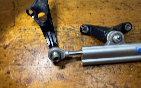 Kawasaki ZX-10R Ninja 06-07 Öhlins Lenkungsdämpfer - Bild 5