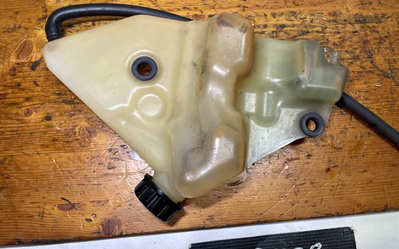 Kawasaki ZX-10R Ninja 06-07 Ausgleichsbehälter Kühlflüssigkeit - Bild 3