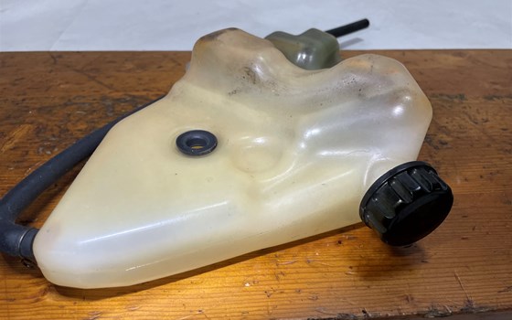 Kawasaki ZX-10R Ninja 06-07 Ausgleichsbehälter Kühlflüssigkeit - Bild 5