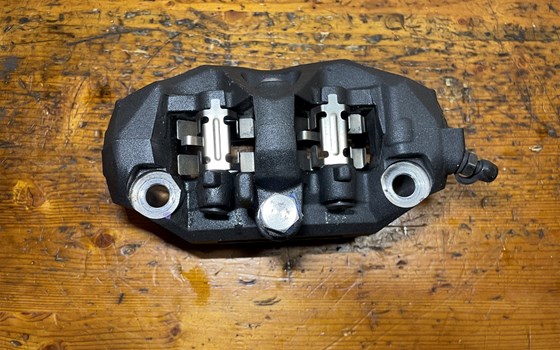 Kawasaki ZX-10R Ninja 06-07 Bremssattel vorne rechts Bremszange - Bild 2