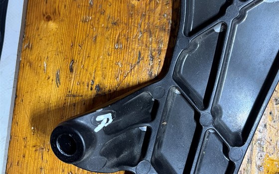 Kawasaki ZX-10R Ninja 06-07 Motorhalterung rechts Halterung - Bild 3