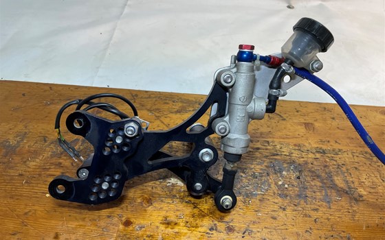 Kawasaki ZX-10R Ninja 06-07 Fußrastenanlage Valter Moto Racing - Bild 13