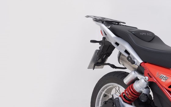 PRO Seitenträger. Schwarz. Moto Guzzi V85 TT / Strada (24-). - Bild 5