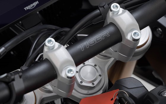 Lenkererhöhung. H=30 mm. Silbern. Triumph Tiger 900 GT/Rally Pro. - Bild 4