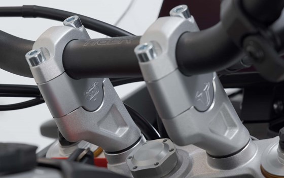 Lenkererhöhung. H=30 mm. Silbern. Triumph Tiger 900 GT/Rally Pro. - Bild 5