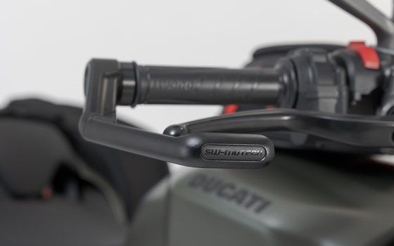 Hebelschützer. Schwarz. Ducati Streetfighter V2, Triumph Daytona. - Bild 3