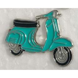 Pin mit Motiv "Vespa V50" Motorroller