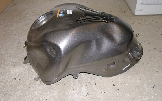 Tank Z900 Modell 2020 Metallic Graphite Grey beschädigt! - Bild 1