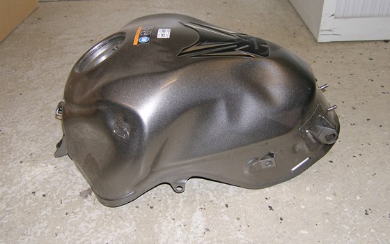 Tank Z900 Modell 2020 Metallic Graphite Grey beschädigt! - Bild 2