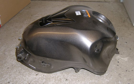 Tank Z900 Modell 2020 Metallic Graphite Grey beschädigt! - Bild 3