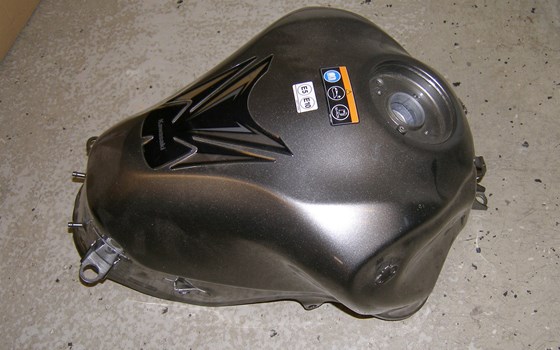 Tank Z900 Modell 2020 Metallic Graphite Grey beschädigt! - Bild 4