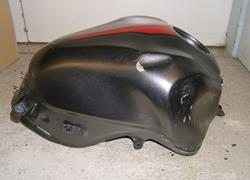 Tank beschädigt aus einer Z900 Modell 2022