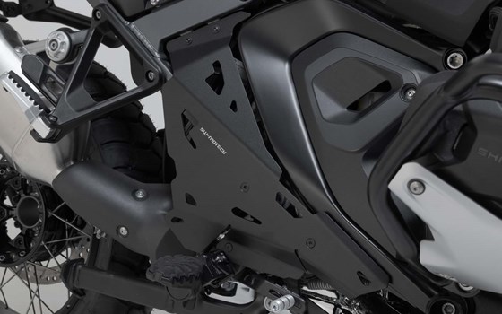 Fersenschutz. Schwarz. BMW R 1300 GS Adventure (24-). - Bild 1