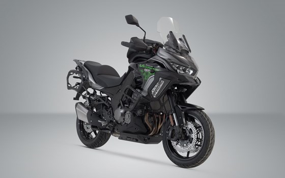 Adventure Set DUSC mit Topcase L. Schwarz. Kawasaki Versys 1000 (18-) / 1100 (24-). - Bild 2 Adventure Set DUSC mit Topcase L. Schwarz. Kawasaki Versys 1000 (18-) / 1100 (24-). - Bild 2