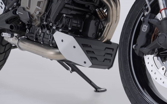 Bugspoiler. Schwarz/Silbern. Husqvarna Svartpilen 801 (24-). - Bild 2