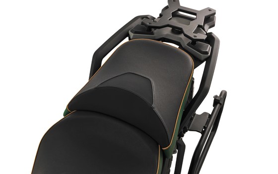 Beifahrer Sitzbank AKTIVKOMFORT R 1300 GS - grün-gold - Queens-Edition - Standard - Bild 1 Beifahrer Sitzbank AKTIVKOMFORT R 1300 GS - grün-gold - Queens-Edition - Standard - Bild 1