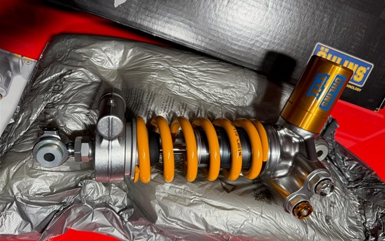 Öhlins TTX GP Stoßdämpfer HO 568 - Bild 1 Öhlins TTX GP Stoßdämpfer HO 568 - Bild 1