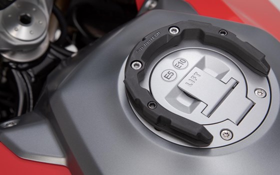 PRO Tankring. Schwarz. Benelli/Cagiva. Für Tank mit 6 Schrauben. - Bild 2