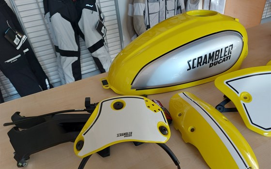 Ducati Lacksatz NEU Scrambler 800 Flat Track Pro gelb - Bild 1