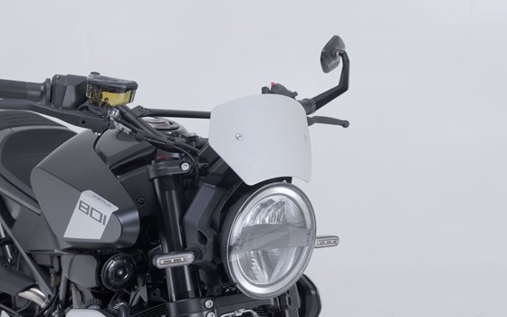 Windschild. Silbern. Husqvarna Svartpilen 801 (24-). - Bild 1