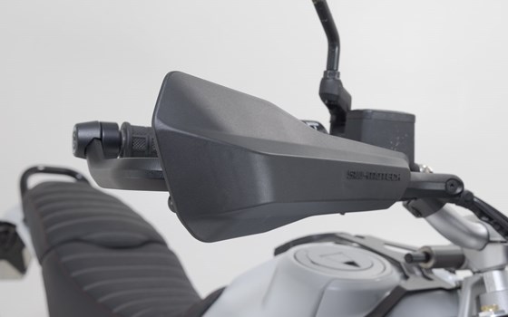 Sport Handprotektoren-Kit. Schwarz. Ducati DesertX / Rally, CFMoto 800MT-X. - Bild 4 Sport Handprotektoren-Kit. Schwarz. Ducati DesertX / Rally, CFMoto 800MT-X. - Bild 4