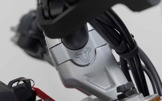 Lenkererhöhung. H=20 mm. Silbern. Triumph Tiger 900 GT/Rally Pro. - Bild 2