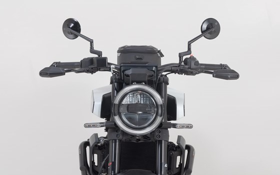Hebelschützer mit Windabweiser. Schwarz. Husqvarna Svartpilen/Vitpilen 401 (23-). - Bild 2 Hebelschützer mit Windabweiser. Schwarz. Husqvarna Svartpilen/Vitpilen 401 (23-). - Bild 2