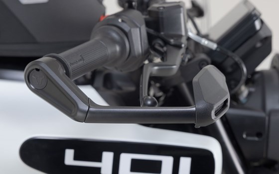 Hebelschützer mit Windabweiser. Schwarz. Husqvarna Svartpilen/Vitpilen 401 (23-). - Bild 5 Hebelschützer mit Windabweiser. Schwarz. Husqvarna Svartpilen/Vitpilen 401 (23-). - Bild 5