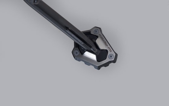 Seitenständerfuß-Verbreiterung. Schwarz/Silbern. Triumph Scrambler 1200 X (23-). - Bild 3