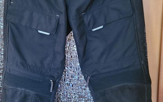 MOTORRADHOSE HEIN GERICKE aus schwarzem Textil + Büffelleder - Bild 1