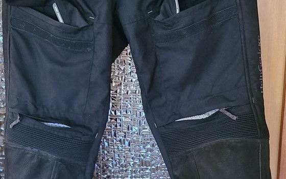 MOTORRADHOSE HEIN GERICKE aus schwarzem Textil + Büffelleder - Bild 2