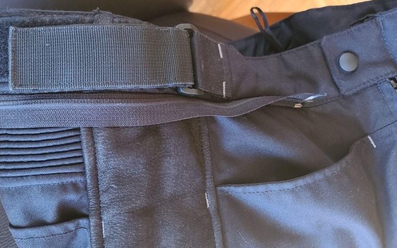 MOTORRADHOSE HEIN GERICKE aus schwarzem Textil + Büffelleder - Bild 5