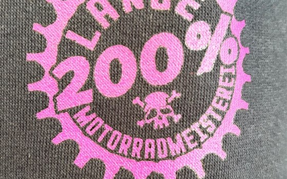 Hoodie  - Navi blue mit Print in Lila - Bild 2