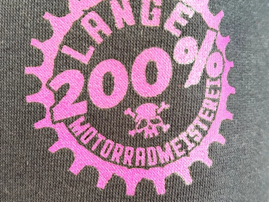 Hoodie  - Navi blue mit Print in Lila Bild 2: Hoodie  - Navi blue mit Print in Lila