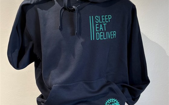 Hoodie - Navi blue mit Print in Türkis - Bild 1