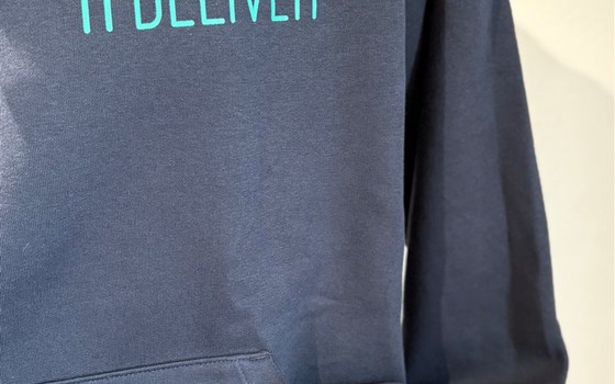 Hoodie - Navi blue mit Print in Türkis - Bild 2