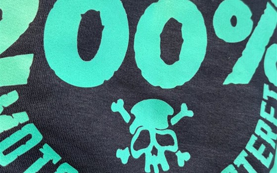 Hoodie - Navi blue mit Print in Türkis - Bild 5