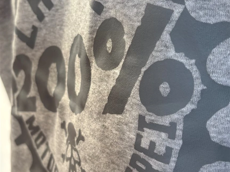 Hoodie - Hellgrau mit  Print in Dunkelgrau Bild 6: Hoodie - Hellgrau mit  Print in Dunkelgrau