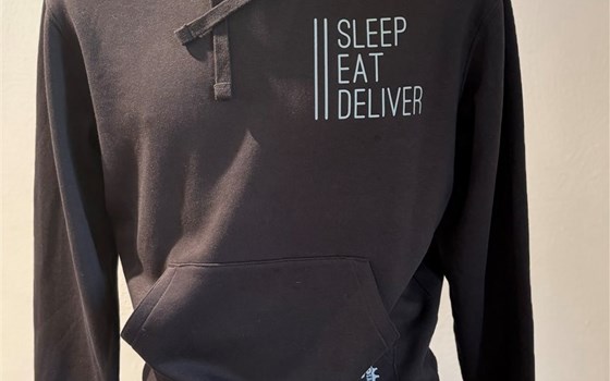 Hoodie - Schwarz mit Print in Dunkelgrau - Bild 1