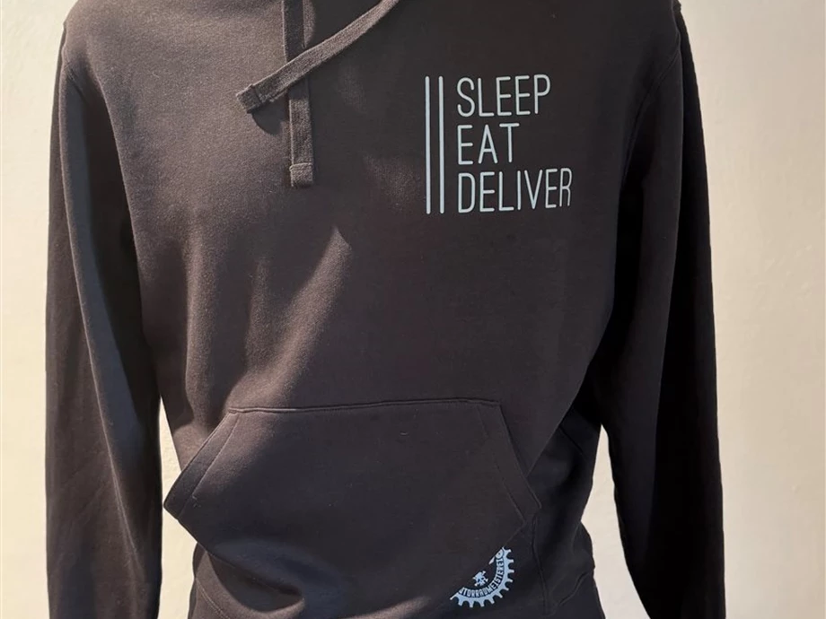 Hoodie - Schwarz mit Print in Dunkelgrau Bild 1: Hoodie - Schwarz mit Print in Dunkelgrau