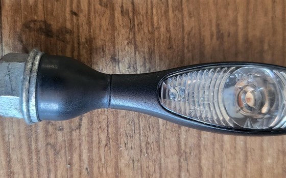 2 Stk. LED-Mini-Blinker in Schwarz, Metallgehäuse, Länge ca. 7 cm, Stecker passend für Suzuki GSX-R 1000 - Bild 2